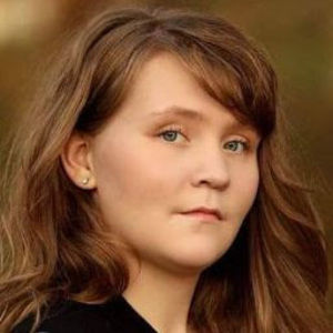 Meet your Posher, Elaina